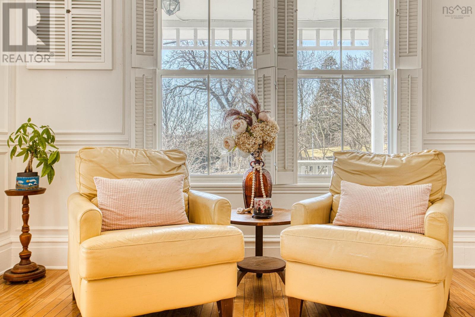 Property 12 of 39 of 53 Rutledge Street