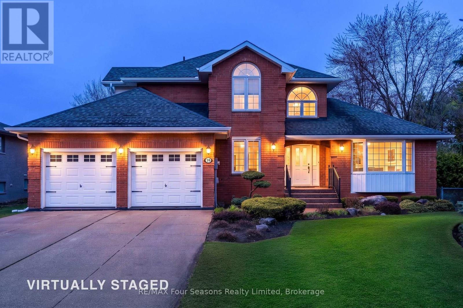 16 CARMICHAEL CRESCENT