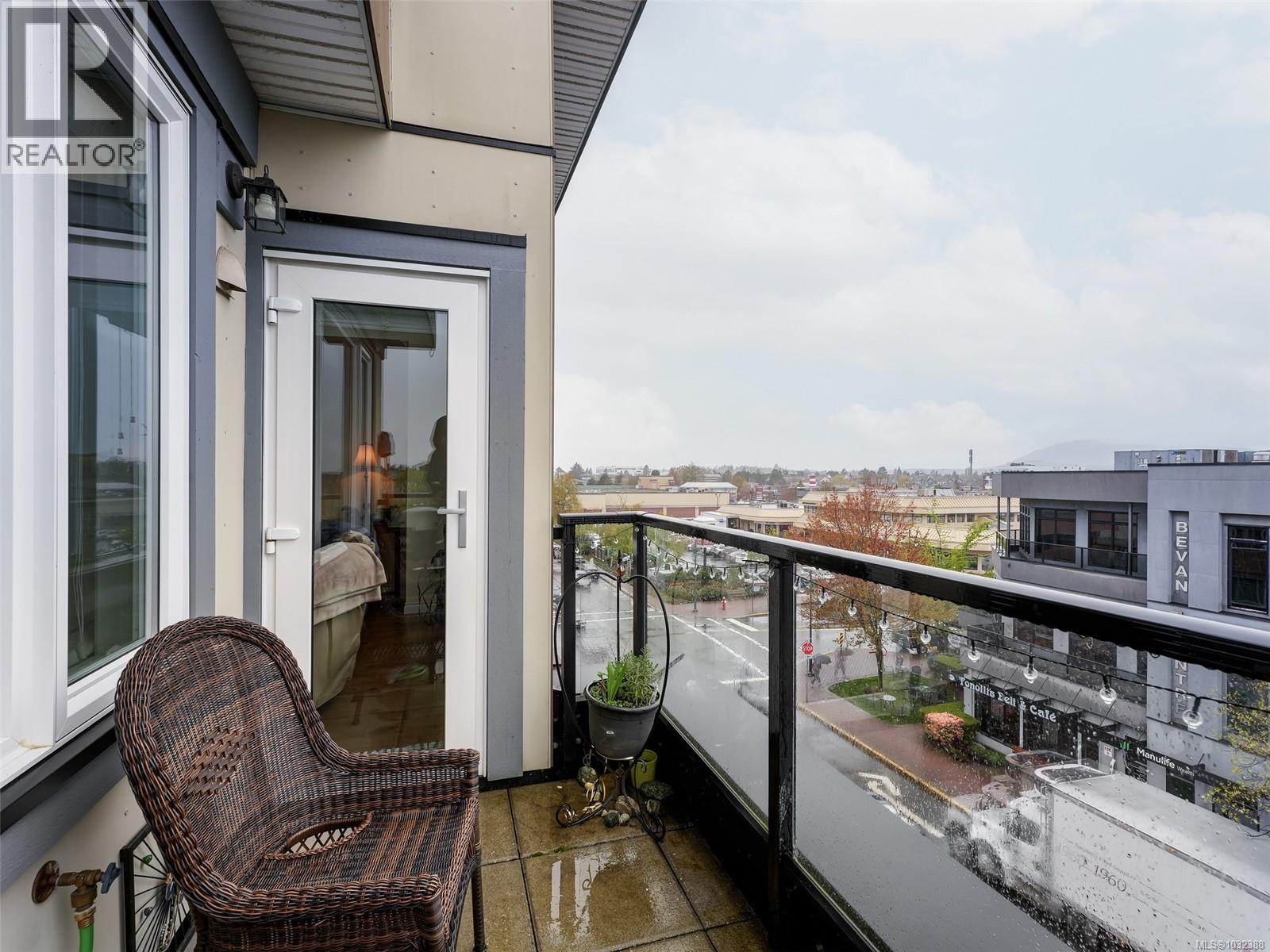 #401 2409 BEVAN AVE - 26