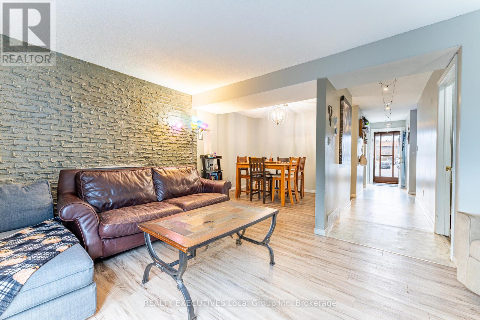#36 398 WICKSTEAD AVENUE - 16