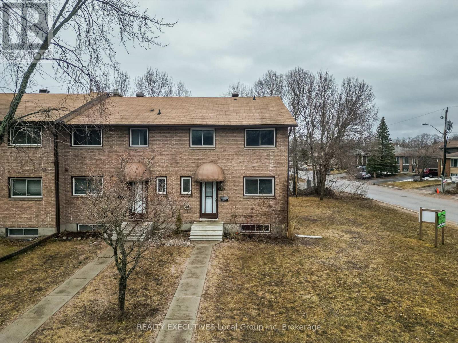 #36 398 WICKSTEAD AVENUE - 2