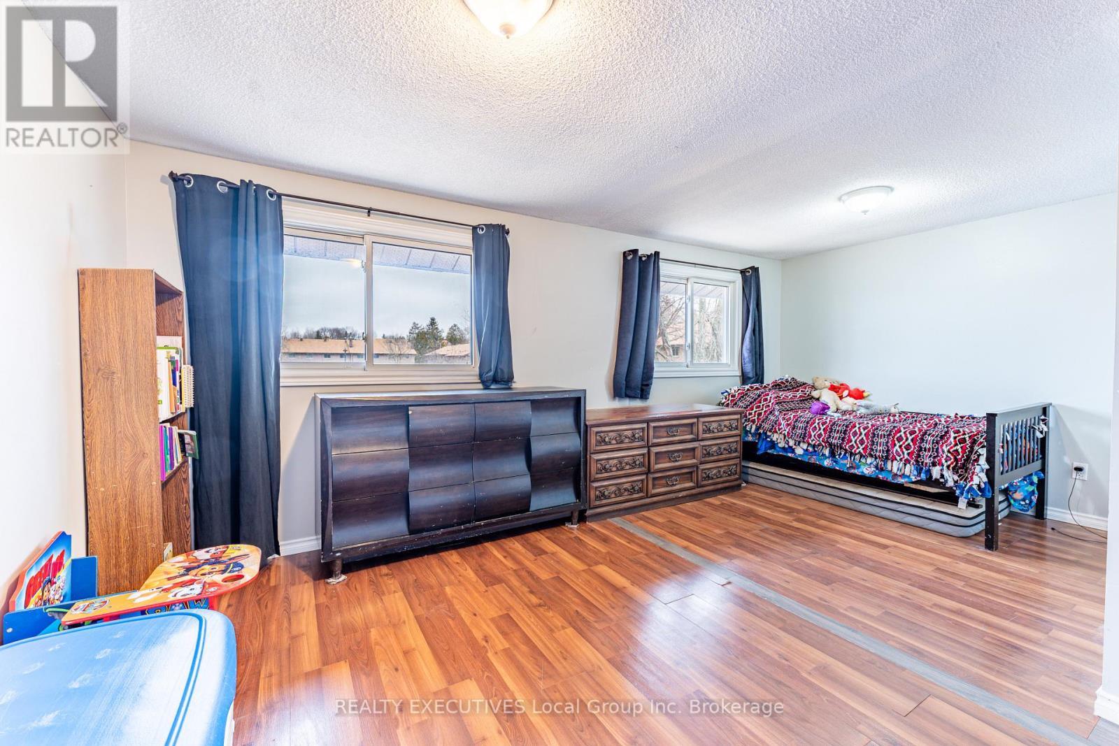 #36 398 WICKSTEAD AVENUE - 21