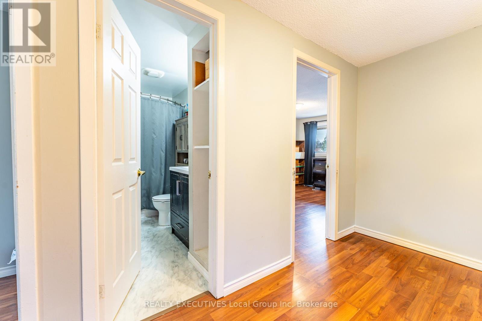 #36 398 WICKSTEAD AVENUE - 24
