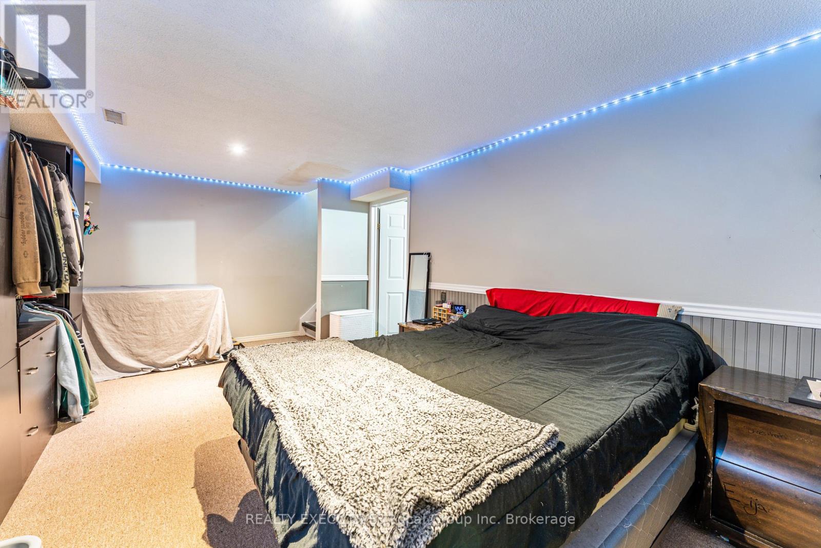 #36 398 WICKSTEAD AVENUE - 26