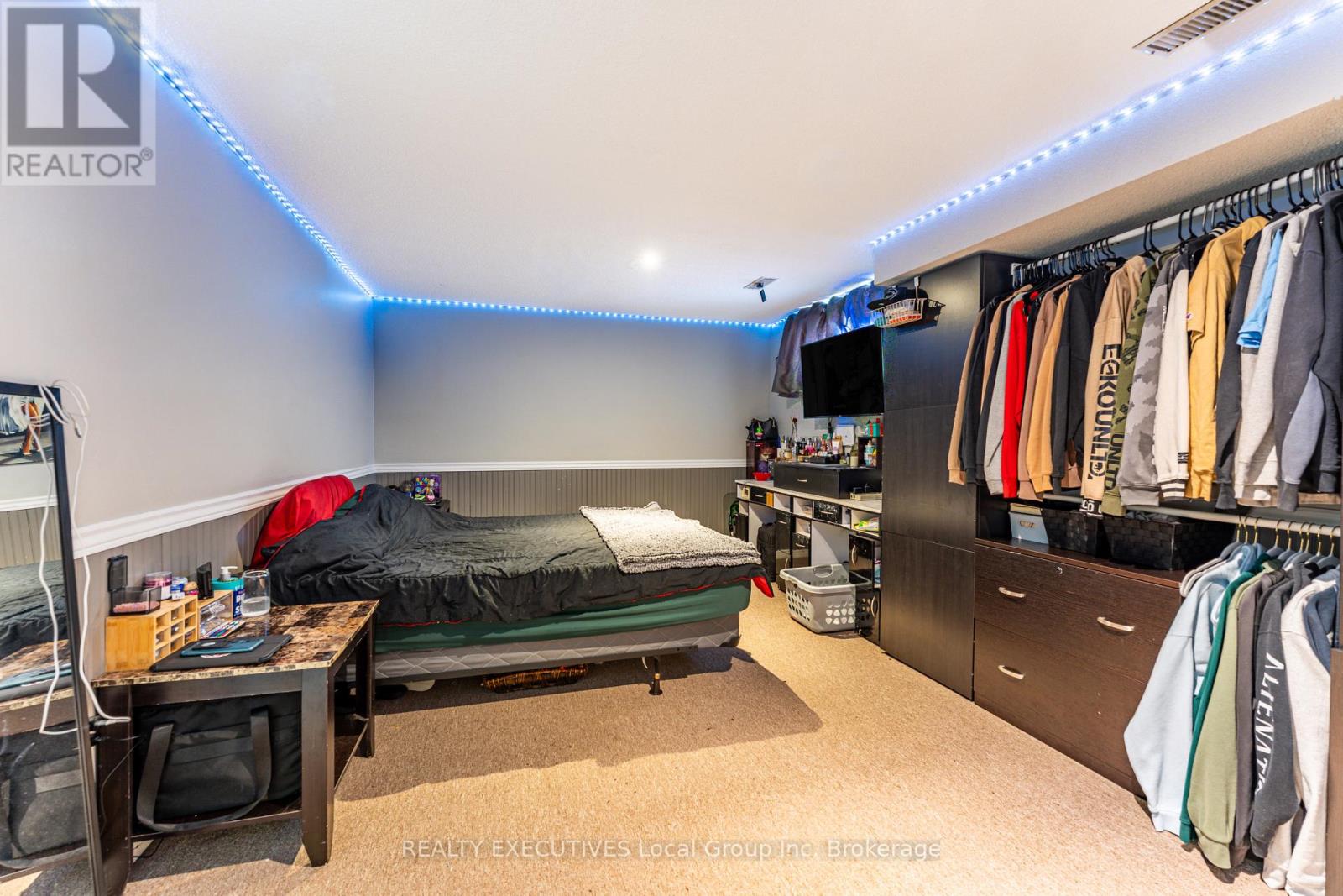 #36 398 WICKSTEAD AVENUE - 28