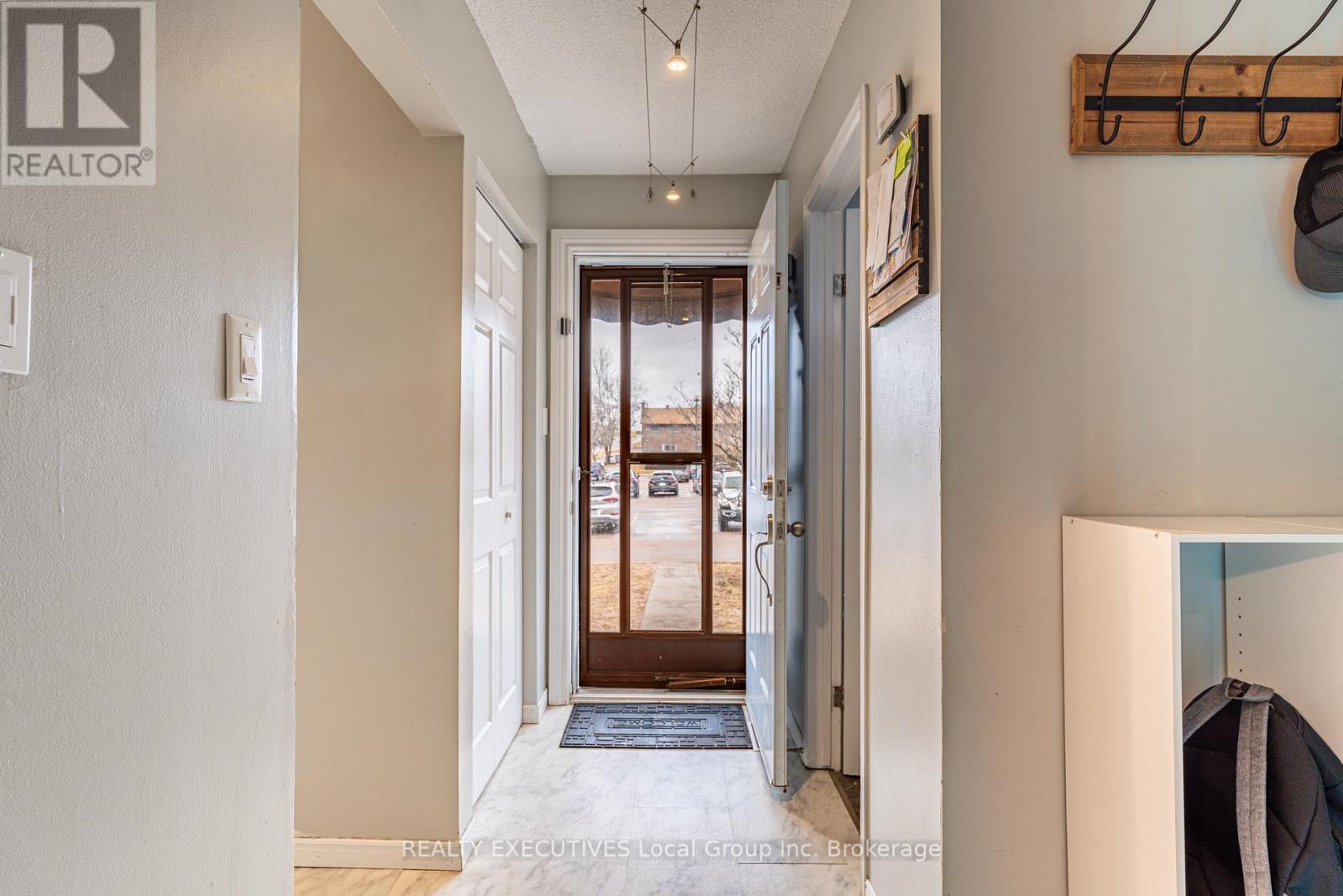 #36 398 WICKSTEAD AVENUE - 6