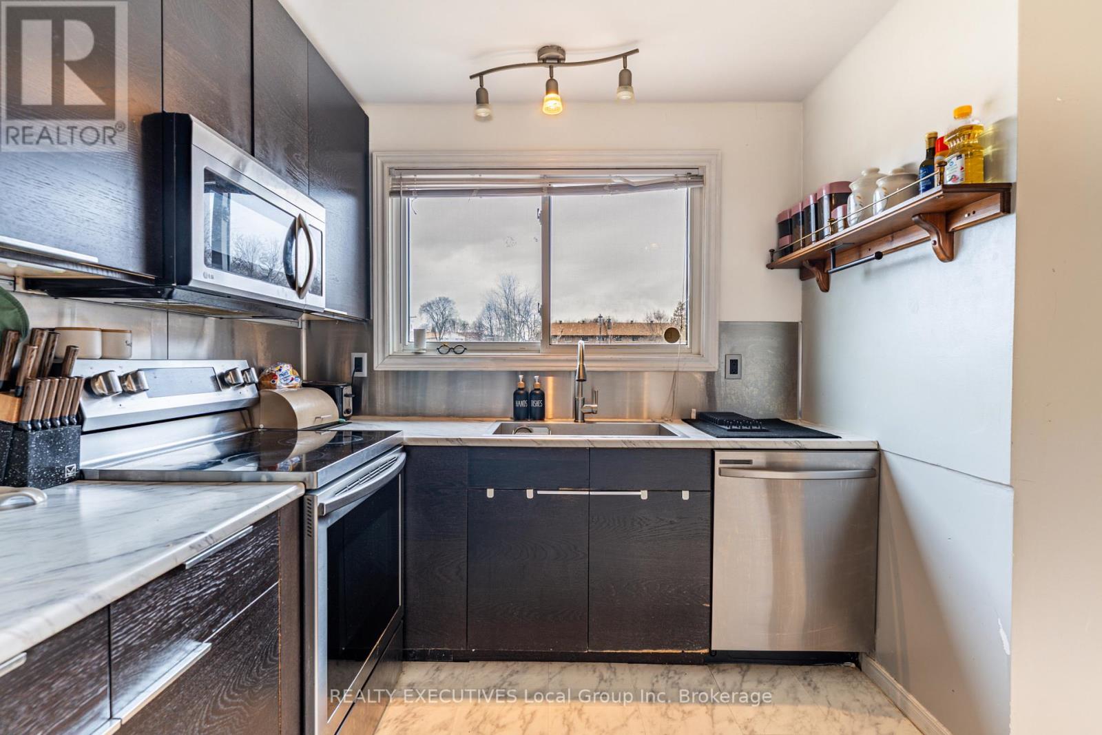 #36 398 WICKSTEAD AVENUE - 8
