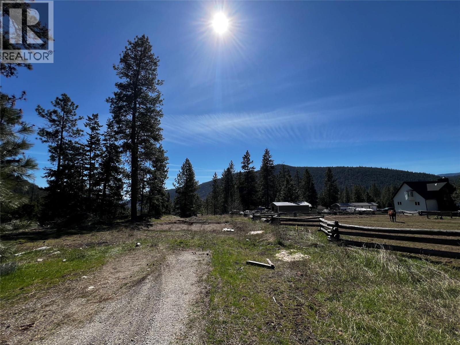 4359 Maxwell Road, Peachland