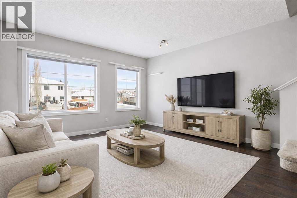 2506 Jumping Pound Common, Cochrane