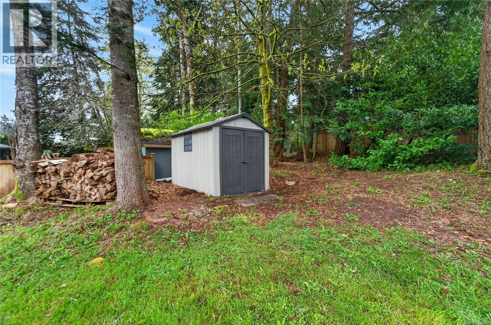 6741 HELGESEN RD - 25