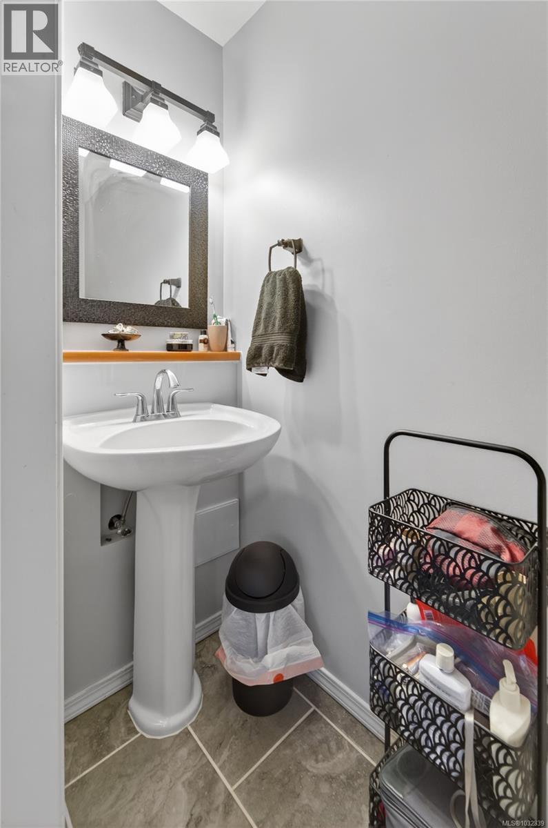 6741 HELGESEN RD - 14