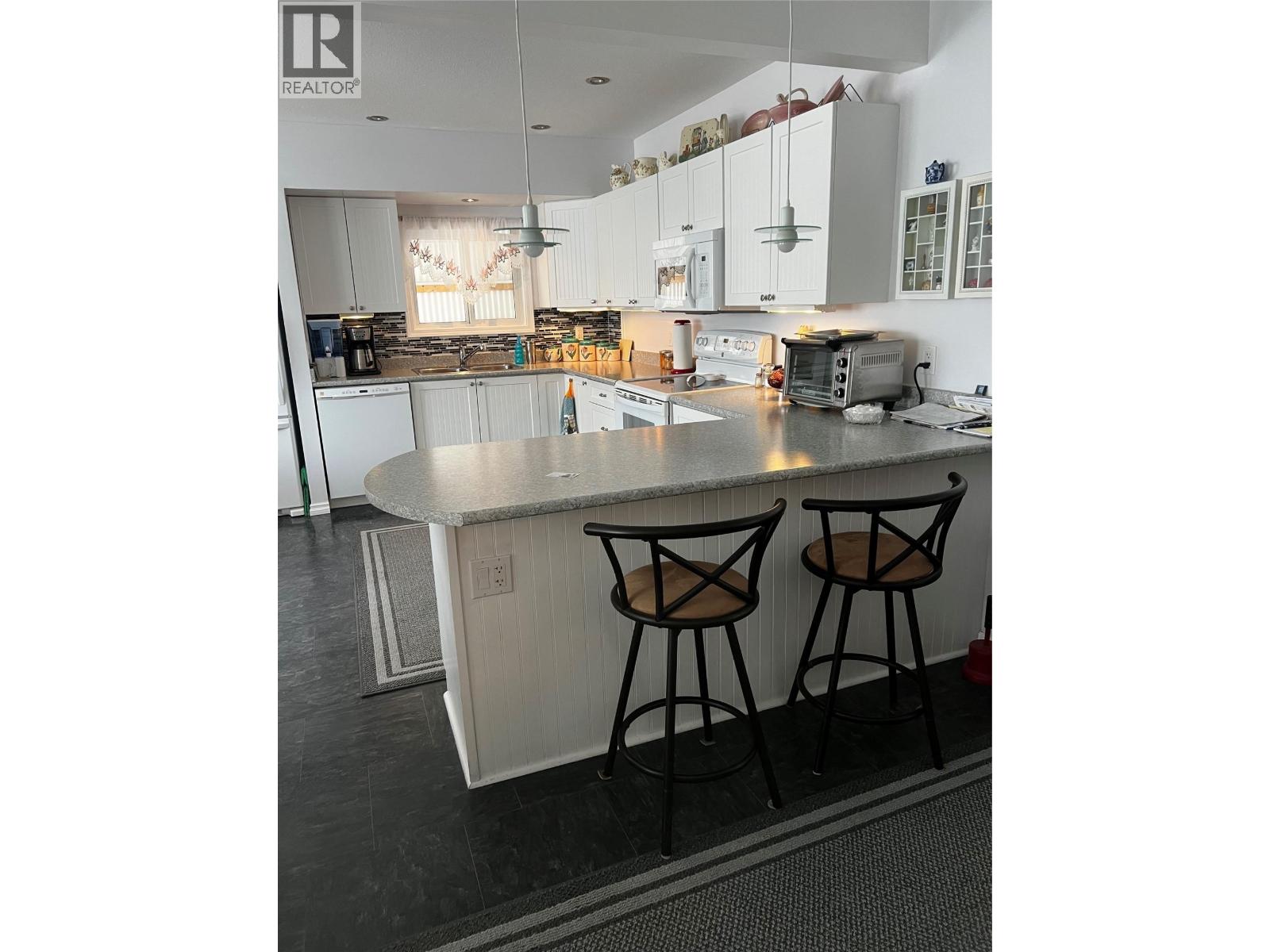  5702 Jackpine Lane, Osoyoos