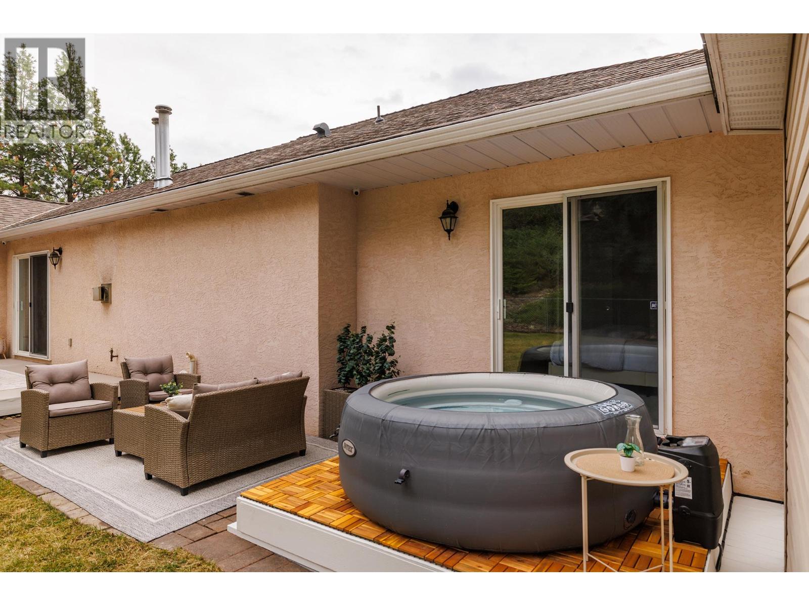  2321 Lillooet Crescent, Kelowna