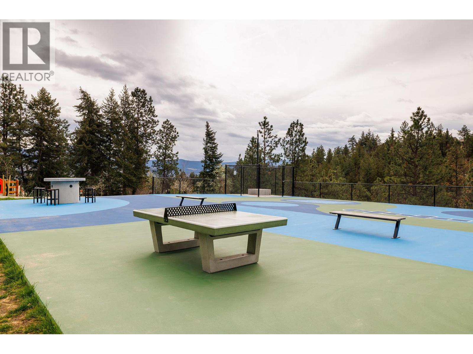  2321 Lillooet Crescent, Kelowna