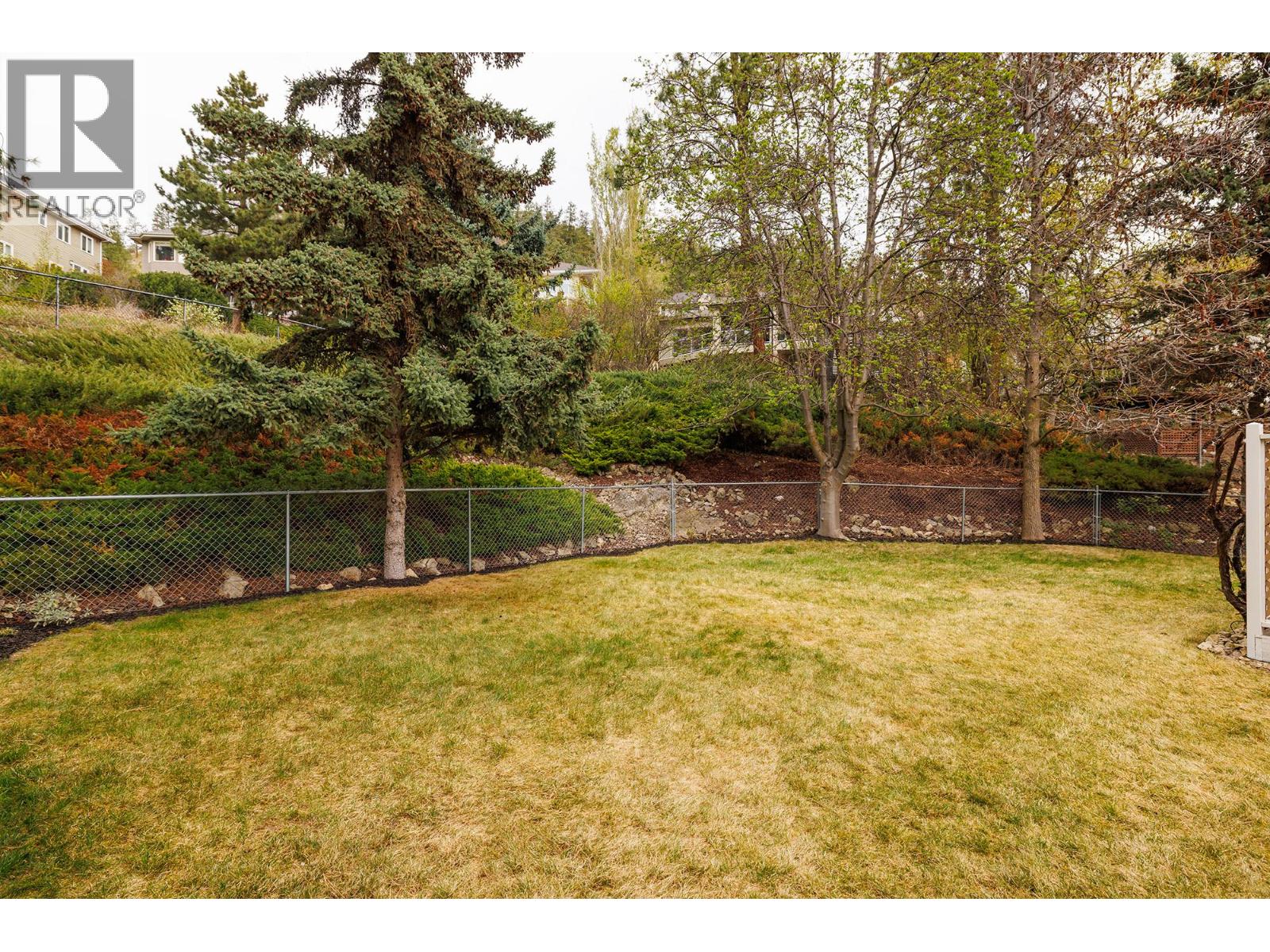  2321 Lillooet Crescent, Kelowna