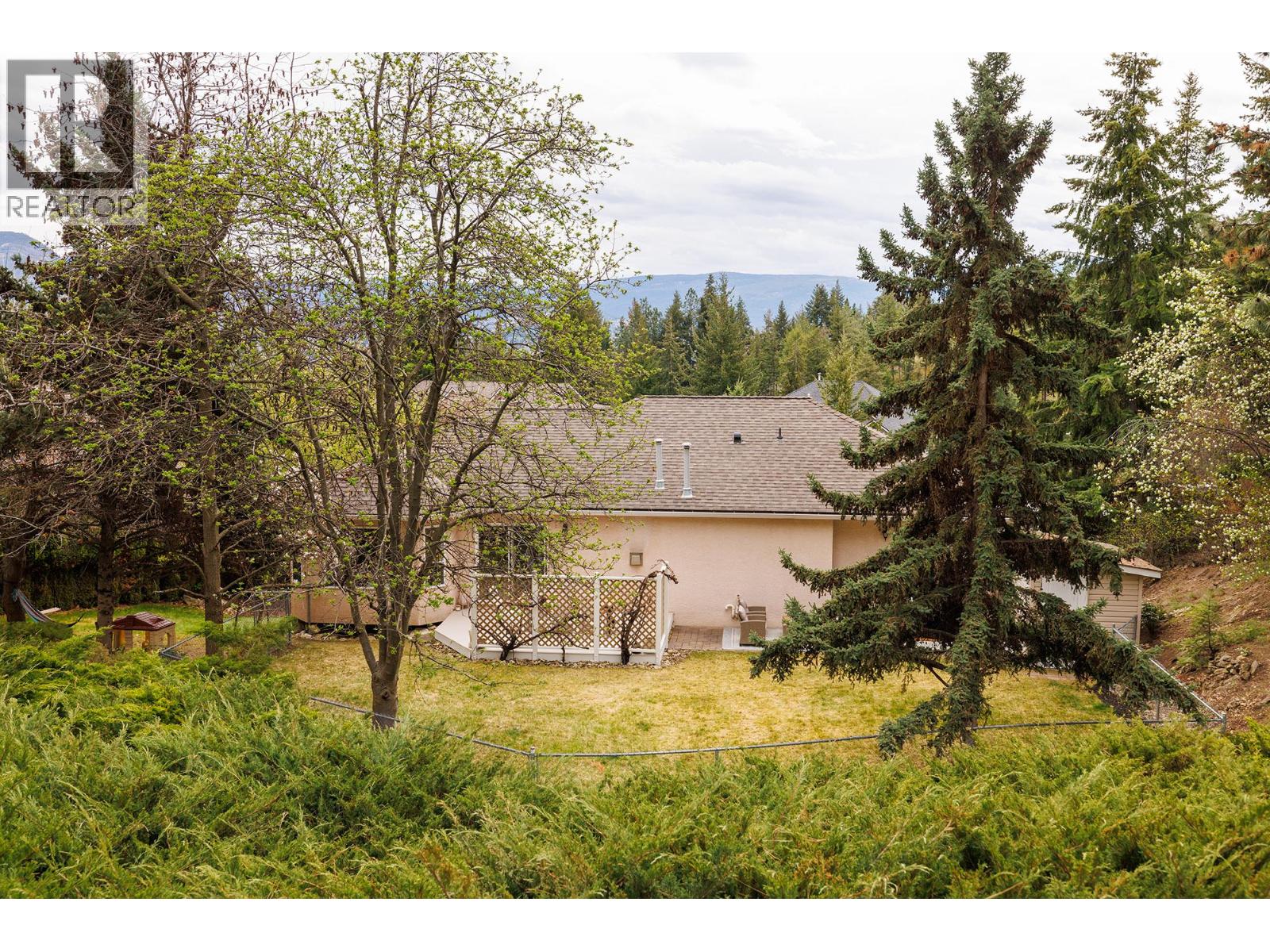  2321 Lillooet Crescent, Kelowna