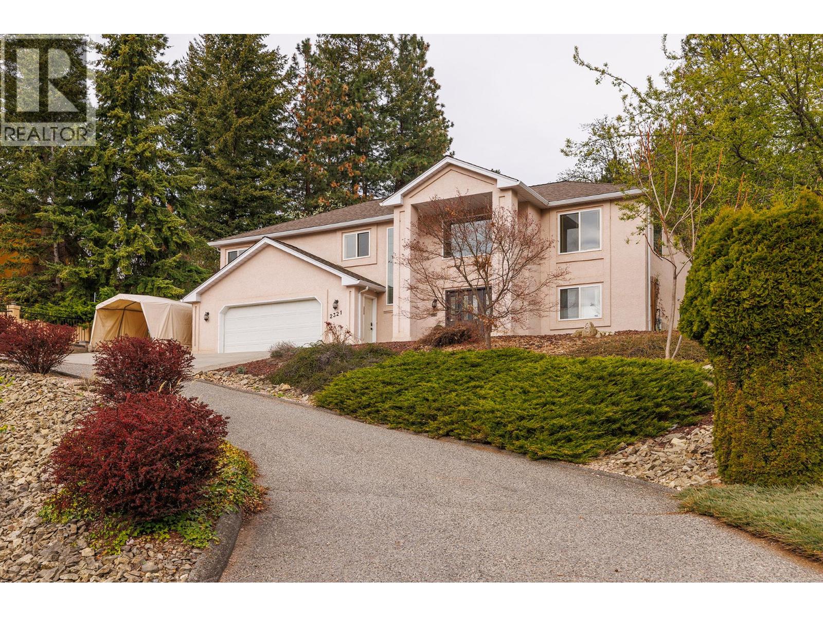  2321 Lillooet Crescent, Kelowna