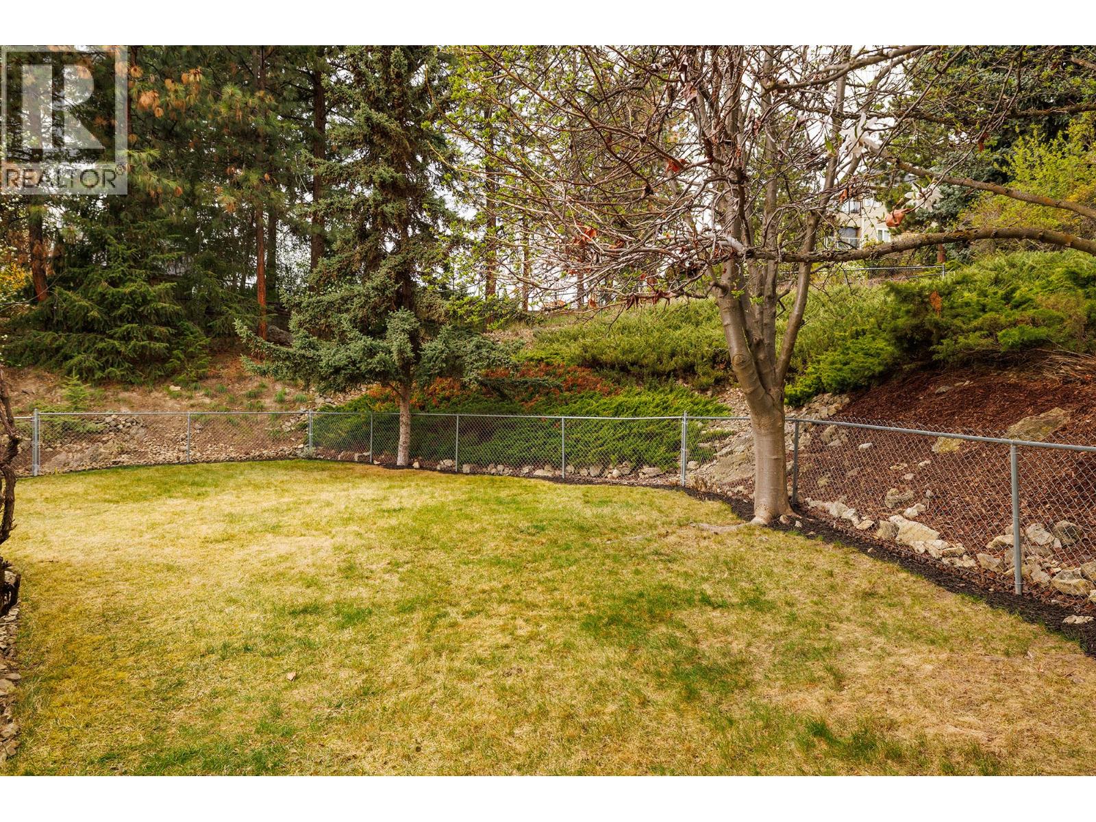  2321 Lillooet Crescent, Kelowna