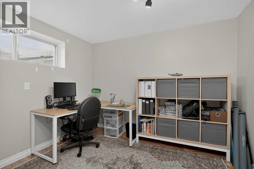 Single Family House Bi-level for Sale in  Doverview Drive SE Dover Calgary 