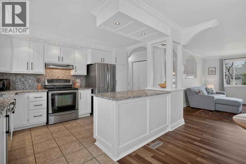 Single Family House Bi-level for Sale in  Doverview Drive SE Dover Calgary 