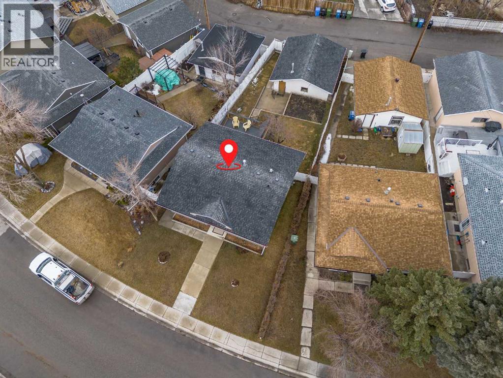 Single Family House Bi-level for Sale in  Doverview Drive SE Dover Calgary 
