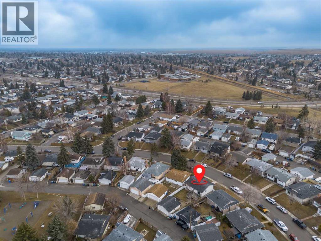 Single Family House Bi-level for Sale in  Doverview Drive SE Dover Calgary 