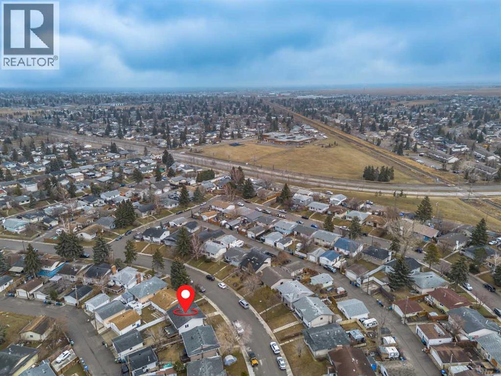 Single Family House Bi-level for Sale in  Doverview Drive SE Dover Calgary 