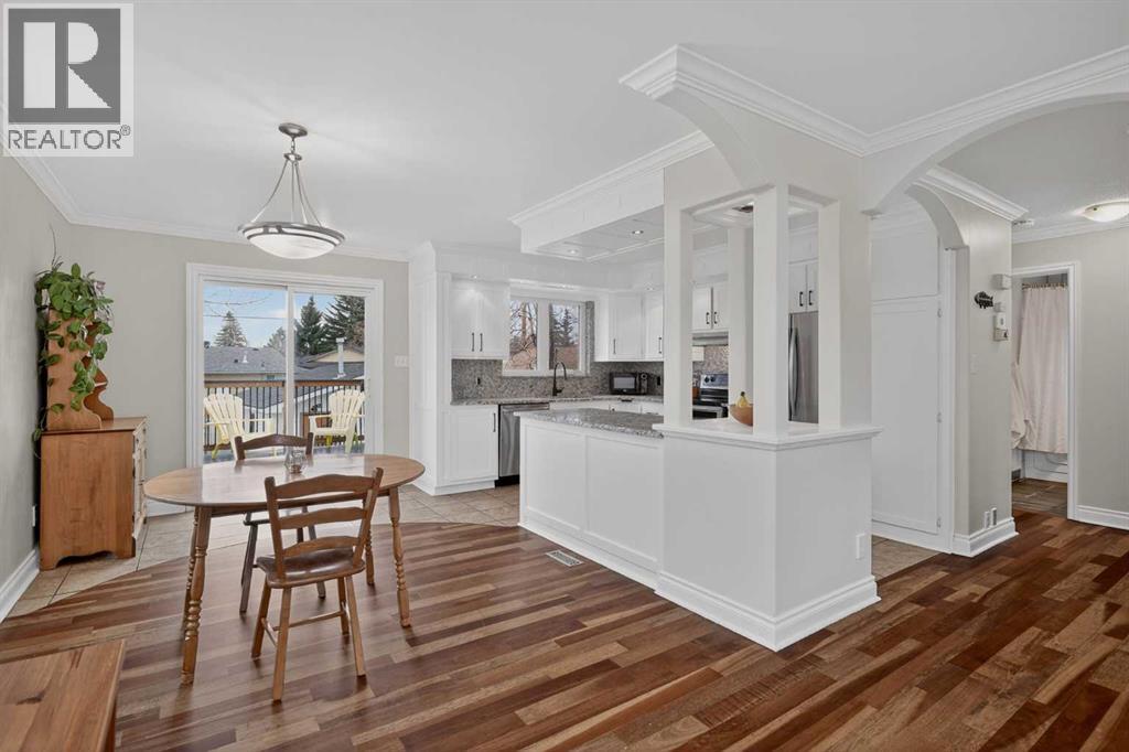 Single Family House Bi-level for Sale in  Doverview Drive SE Dover Calgary 