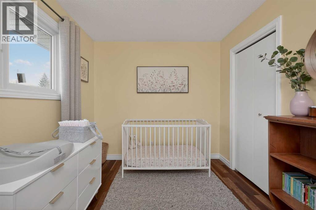 Single Family House Bi-level for Sale in  Doverview Drive SE Dover Calgary 