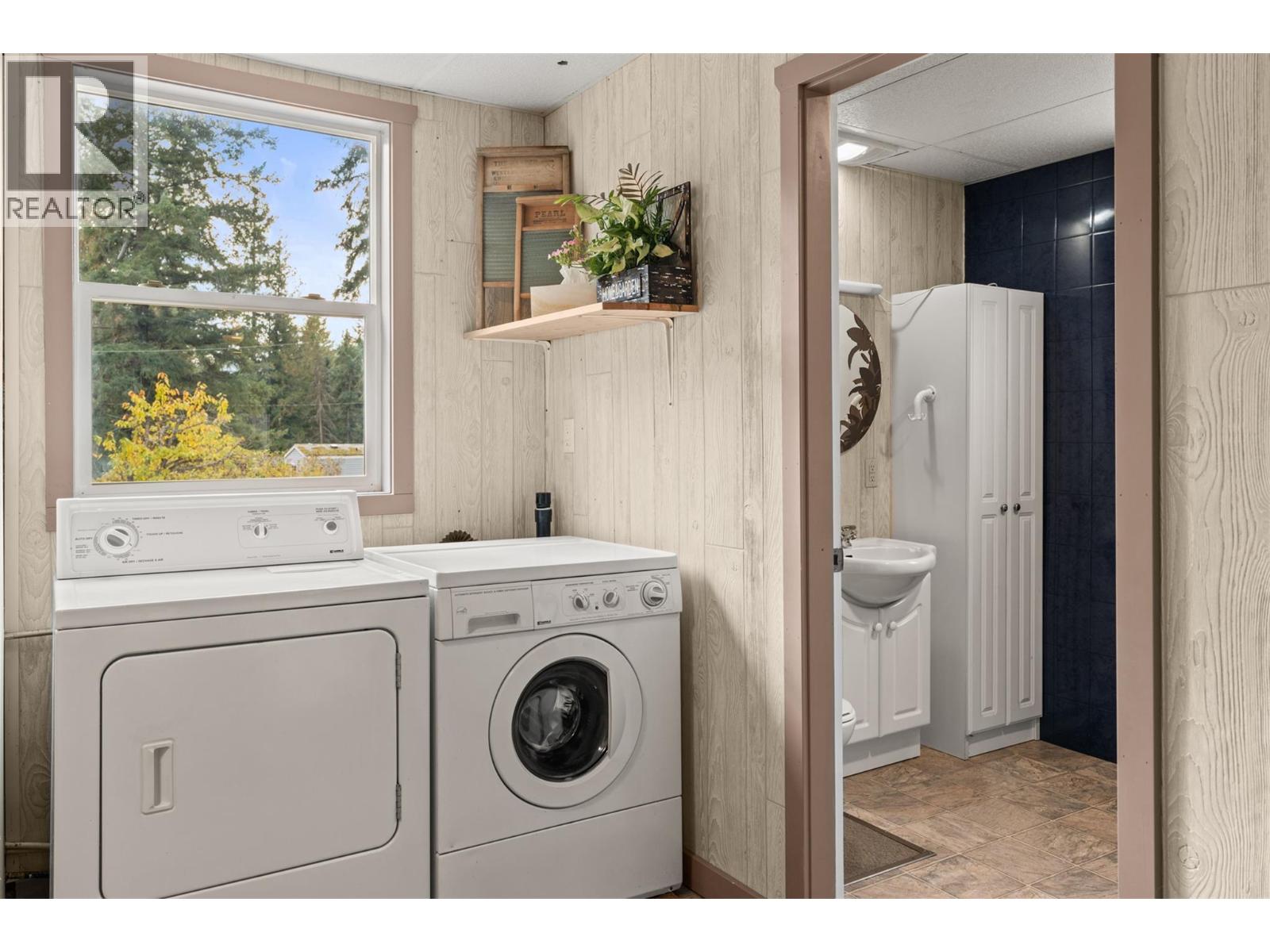 #11 959 ENDERBY MABEL LAKE ROAD - 20