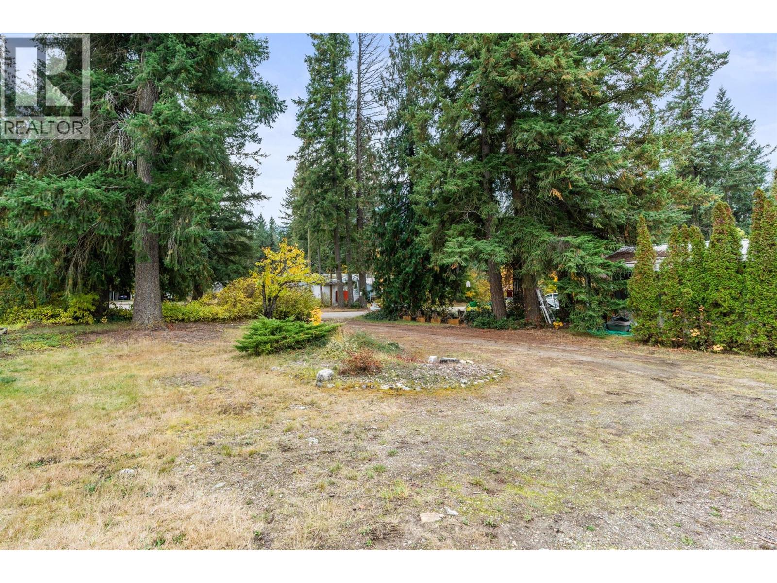 #11 959 ENDERBY MABEL LAKE ROAD - 25