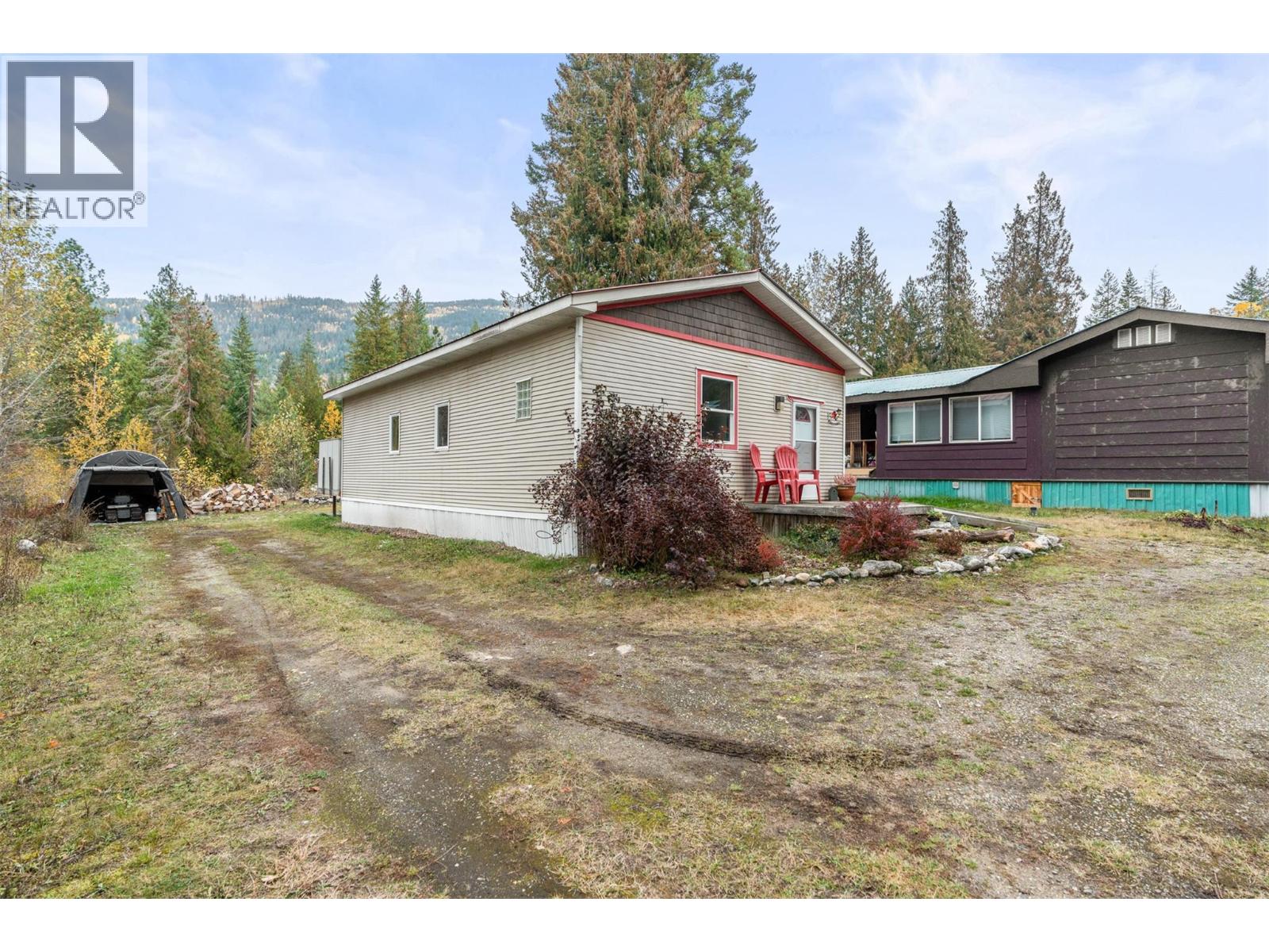 #11 959 ENDERBY MABEL LAKE ROAD - 26