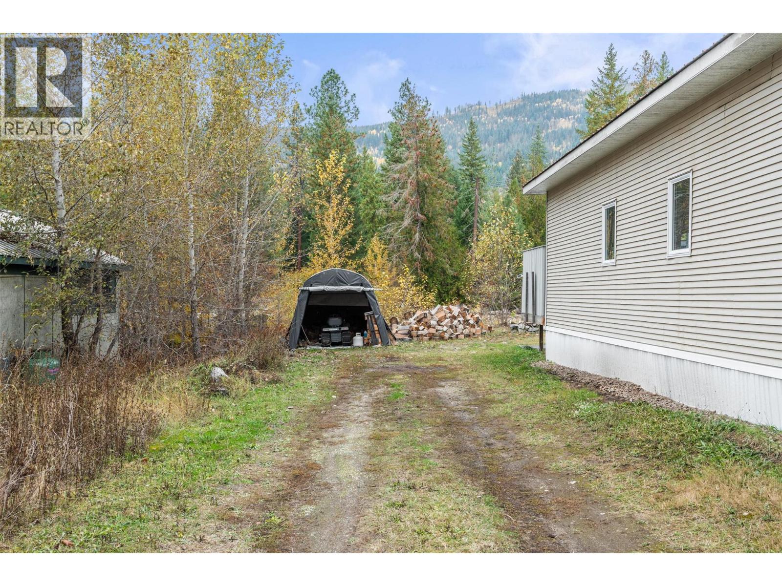 #11 959 ENDERBY MABEL LAKE ROAD - 27