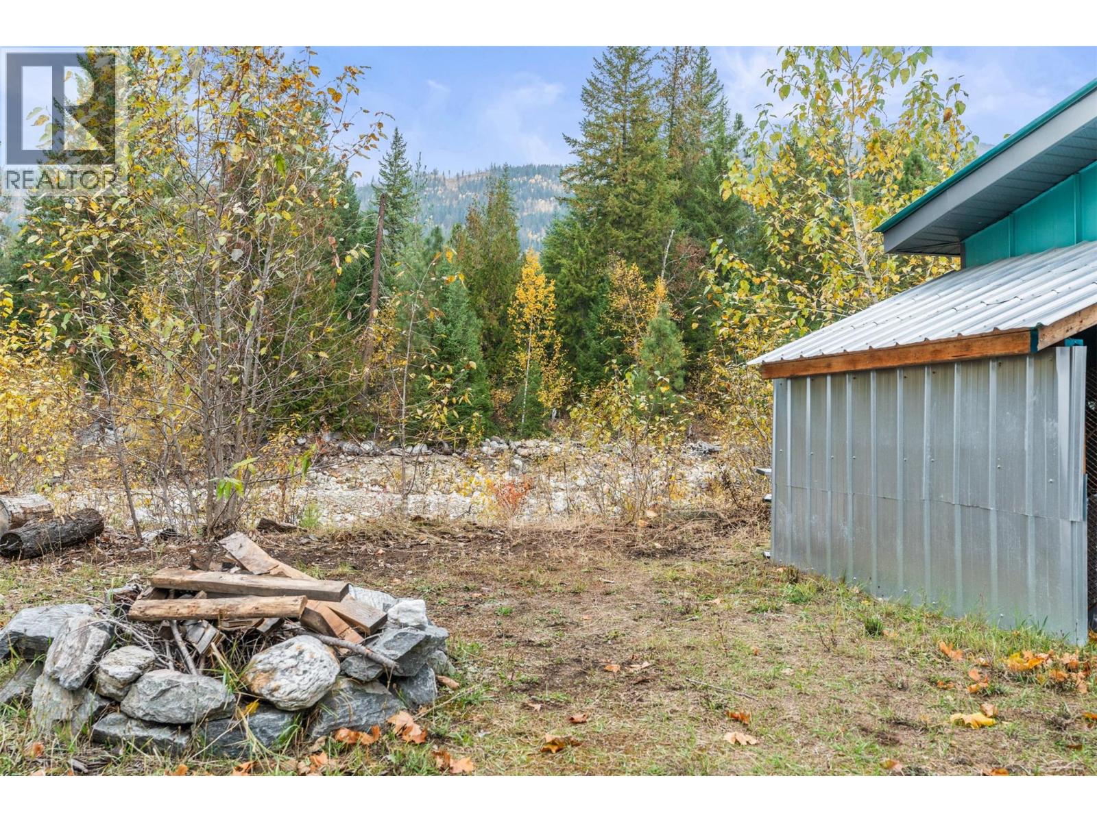 #11 959 ENDERBY MABEL LAKE ROAD - 34
