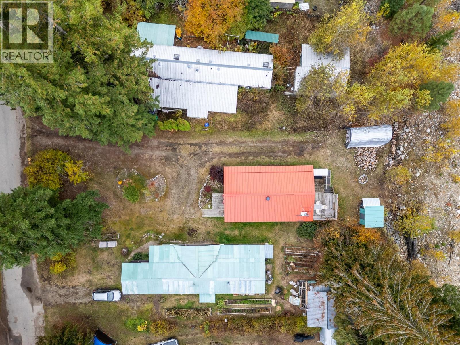 #11 959 ENDERBY MABEL LAKE ROAD - 38