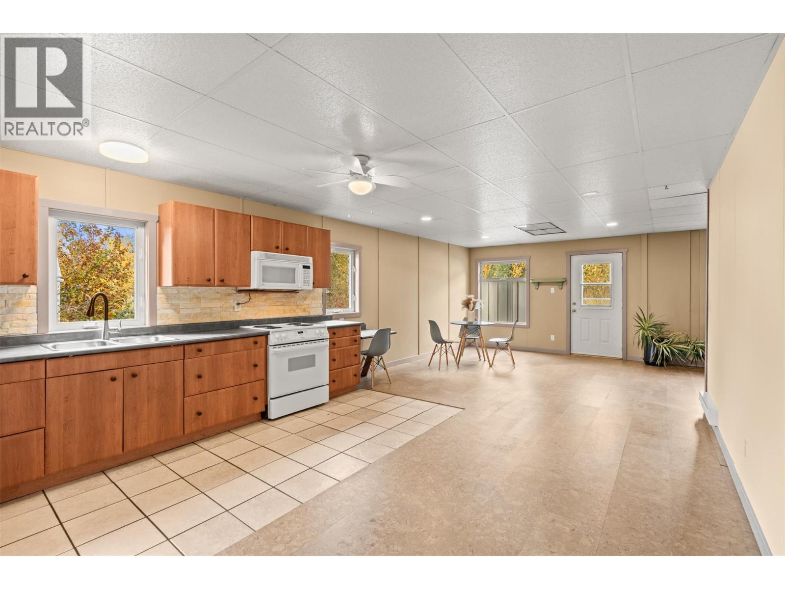 #11 959 ENDERBY MABEL LAKE ROAD - 6