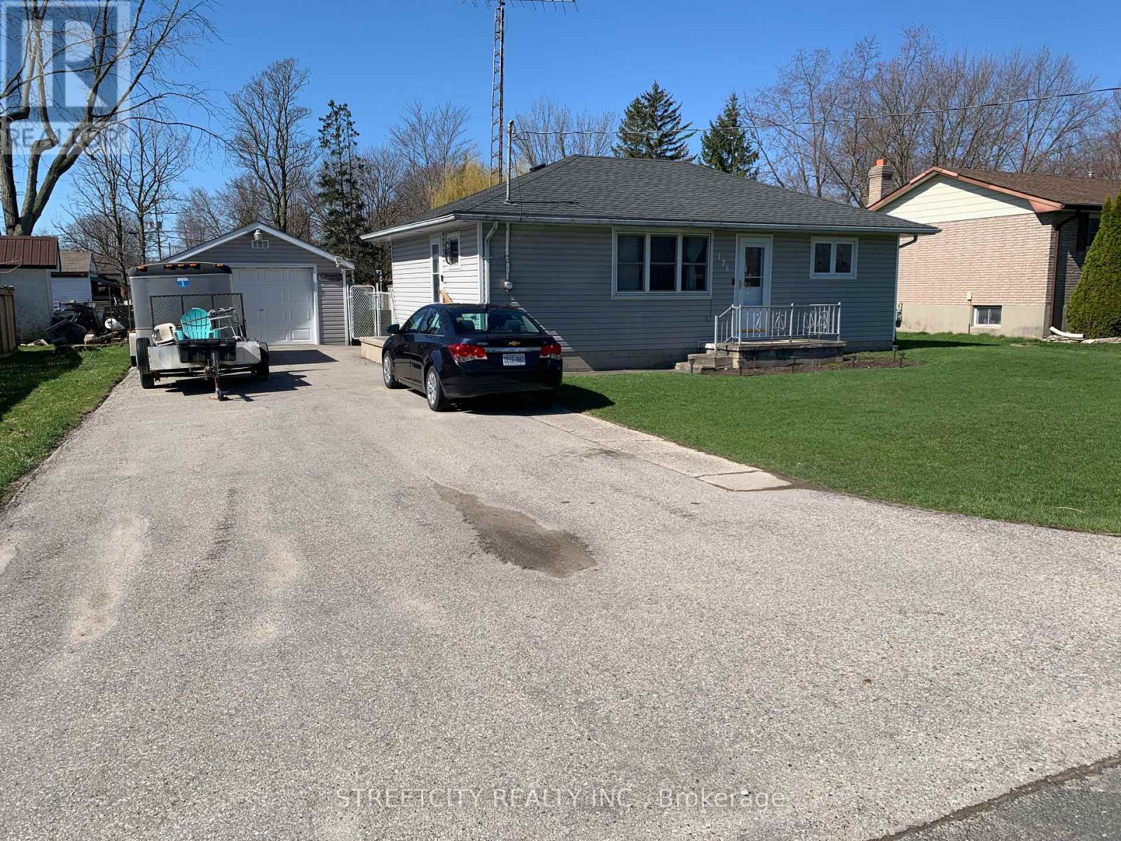 176 KING STREET — photo 2