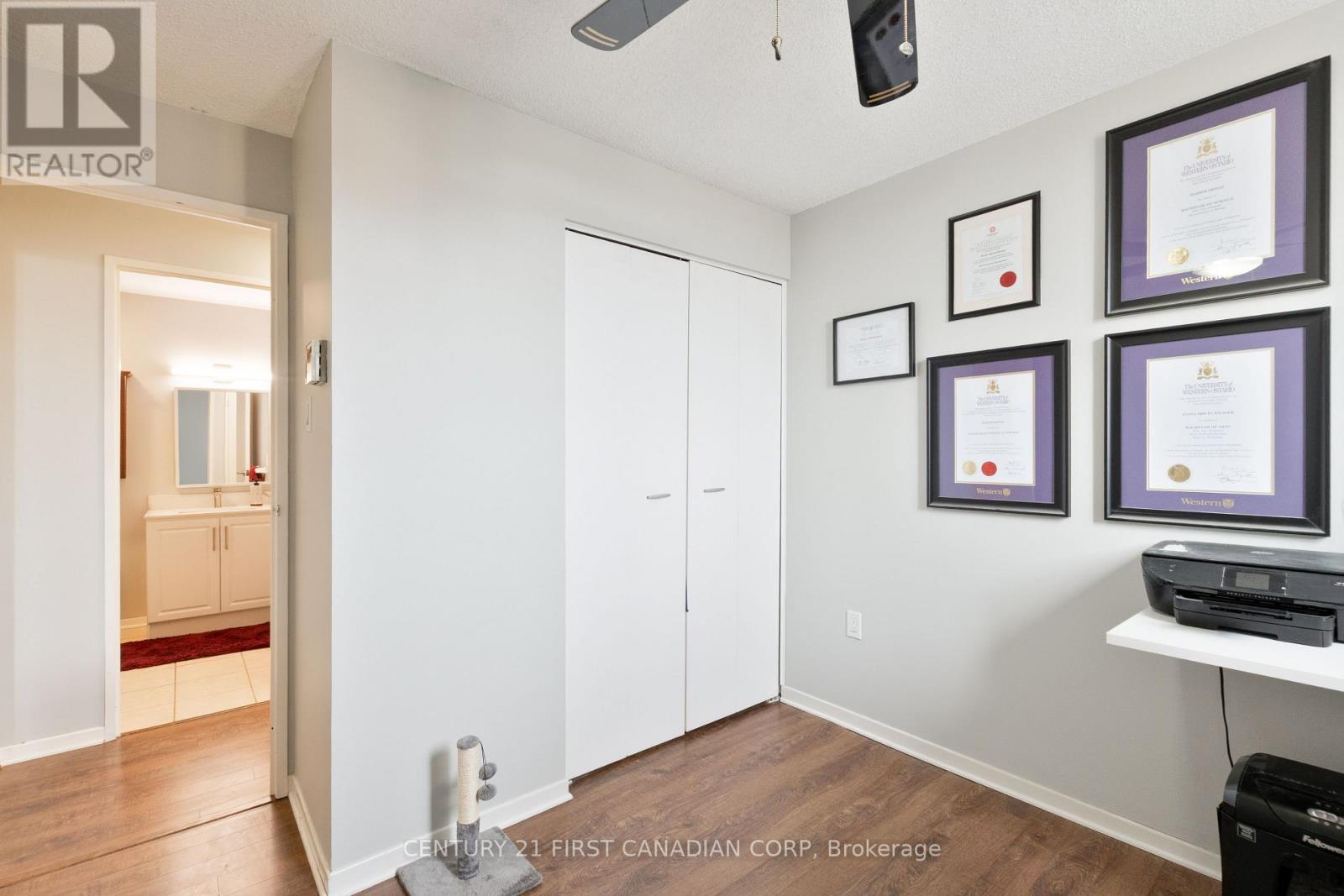 #801 127 BELMONT DRIVE - 26