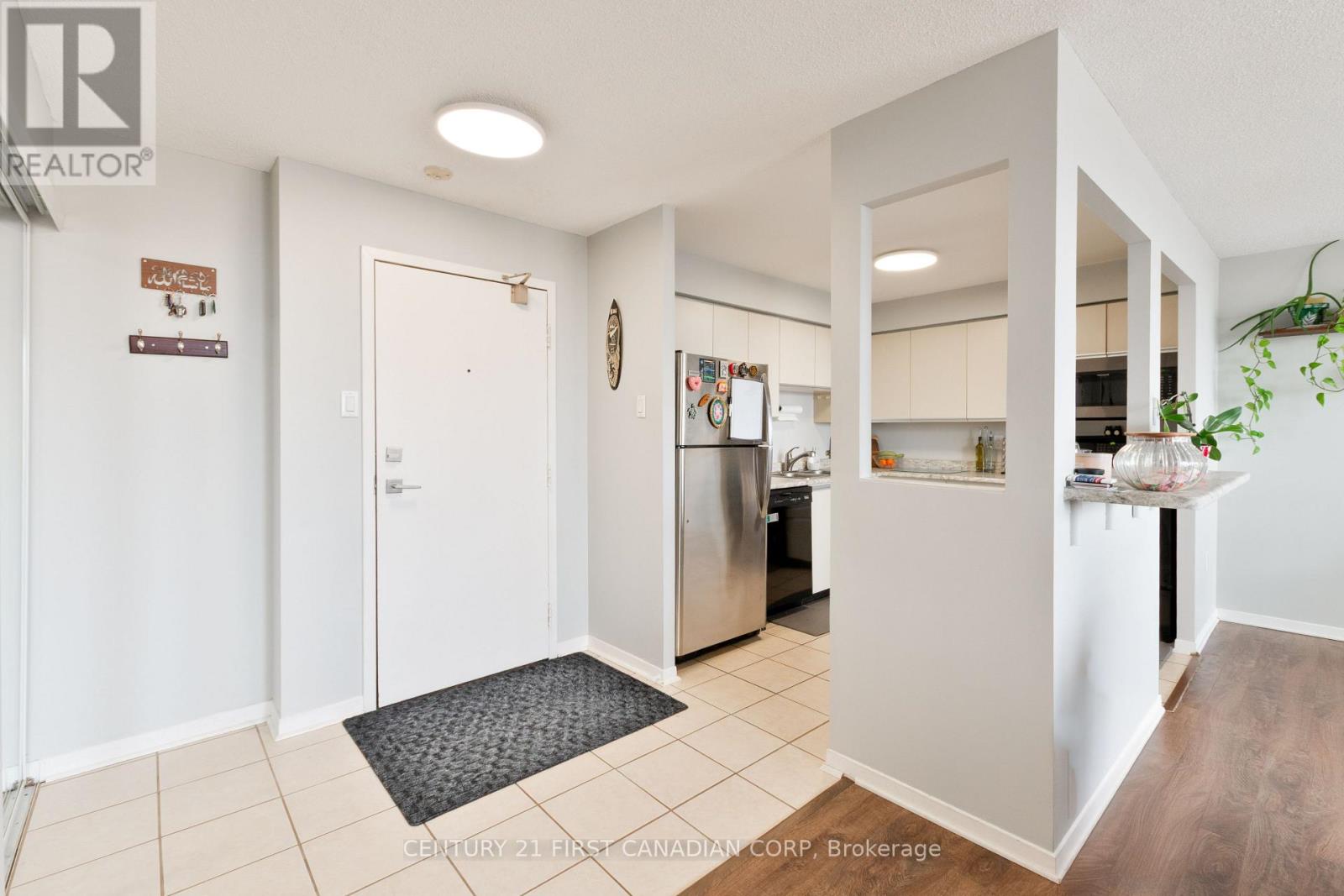 #801 127 BELMONT DRIVE - 5