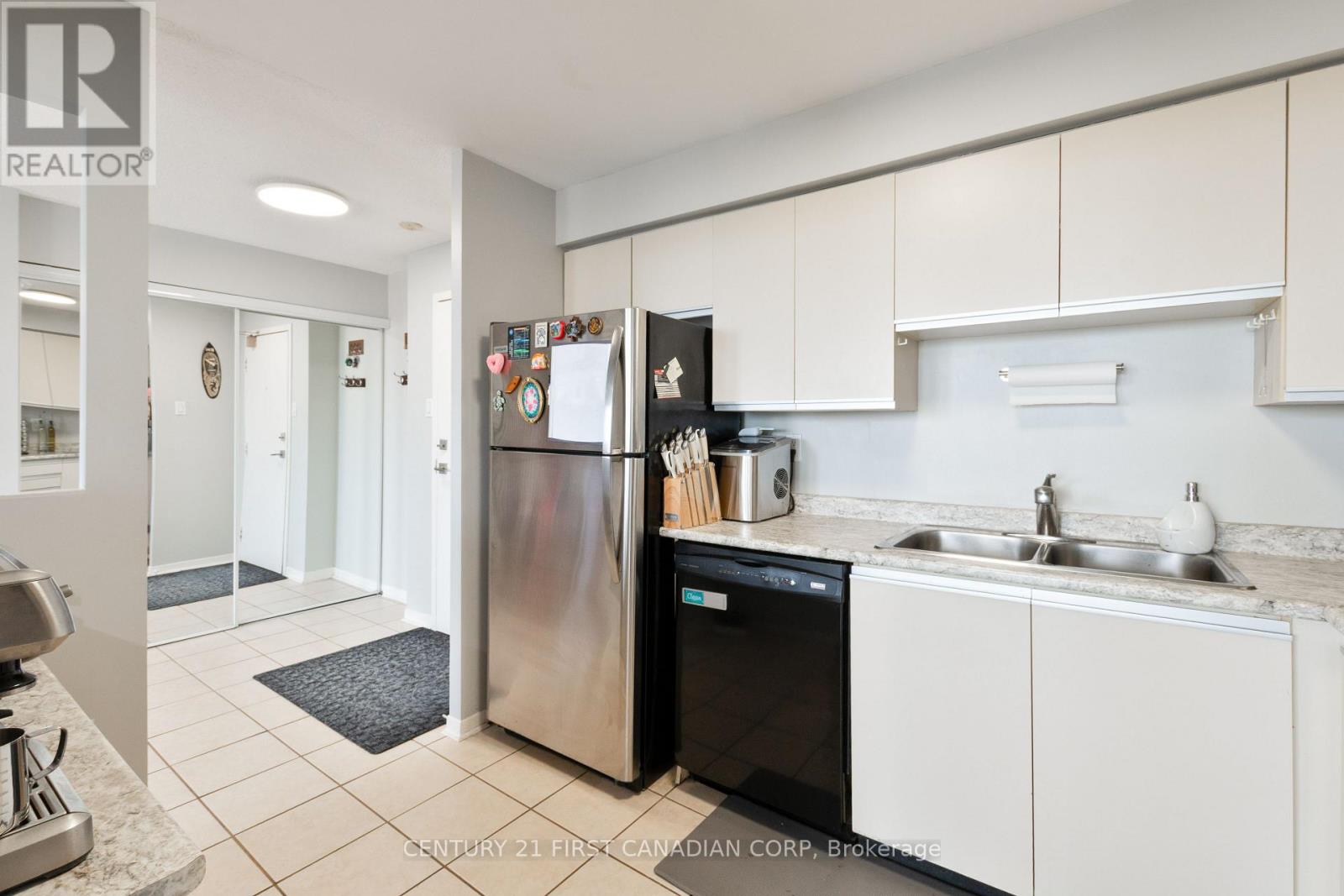 #801 127 BELMONT DRIVE - 9