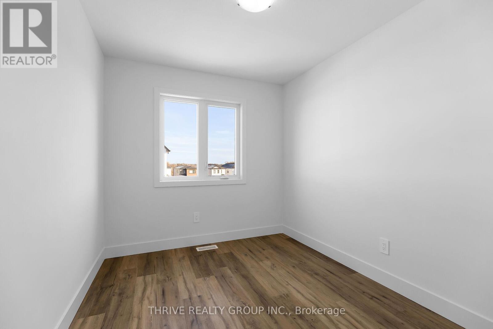 74 - 1595 CAPRI CRESCENT — photo 17