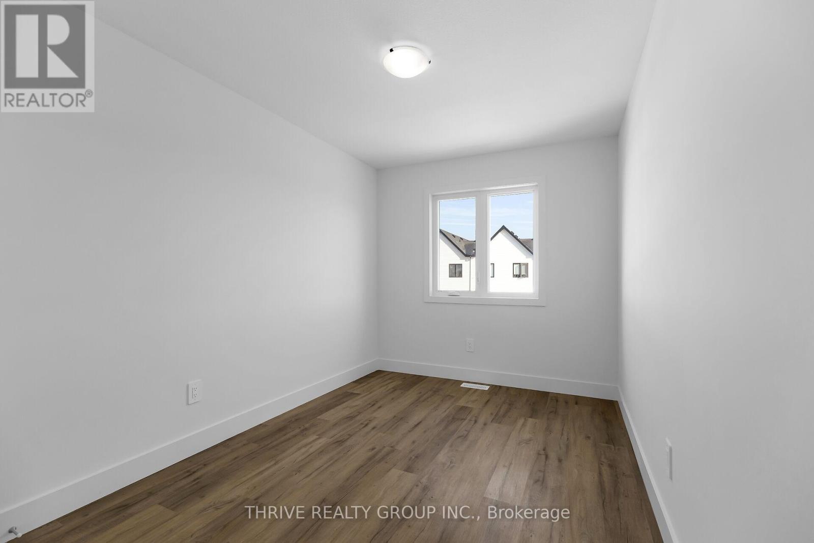 74 - 1595 CAPRI CRESCENT — photo 30