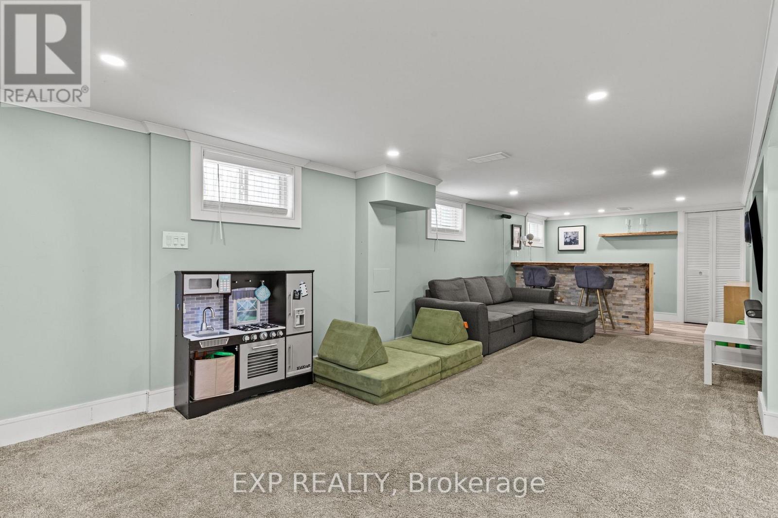 14 DUNLOP DRIVE - 25