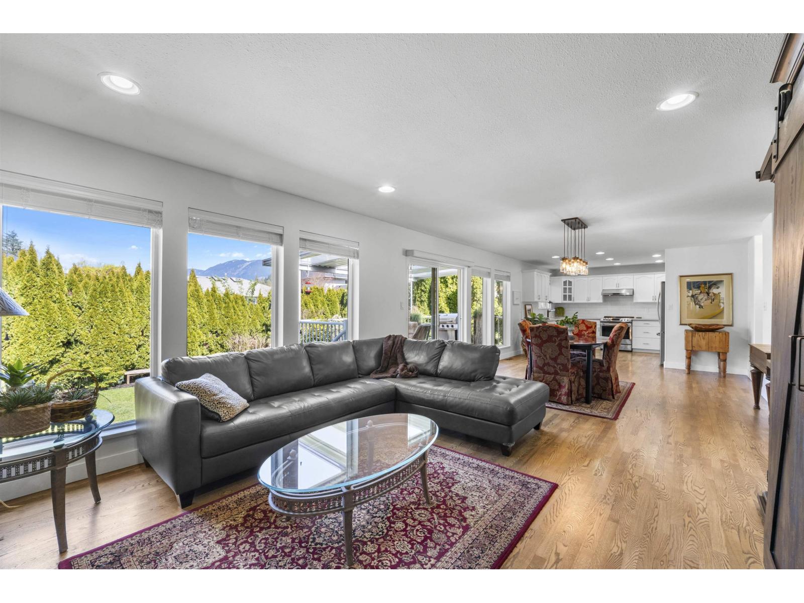 321 CHESTNUT AVENUE, Harrison Hot Springs, Harrison Hot Springs