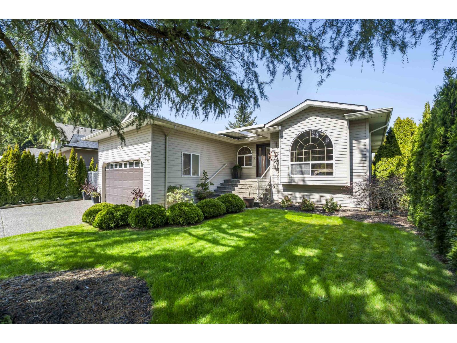 321 CHESTNUT AVENUE, Harrison Hot Springs, Harrison Hot Springs