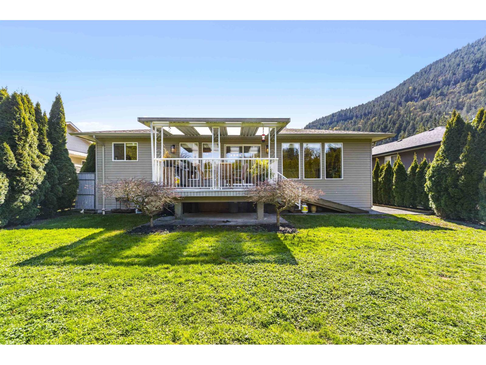 321 CHESTNUT AVENUE, Harrison Hot Springs, Harrison Hot Springs