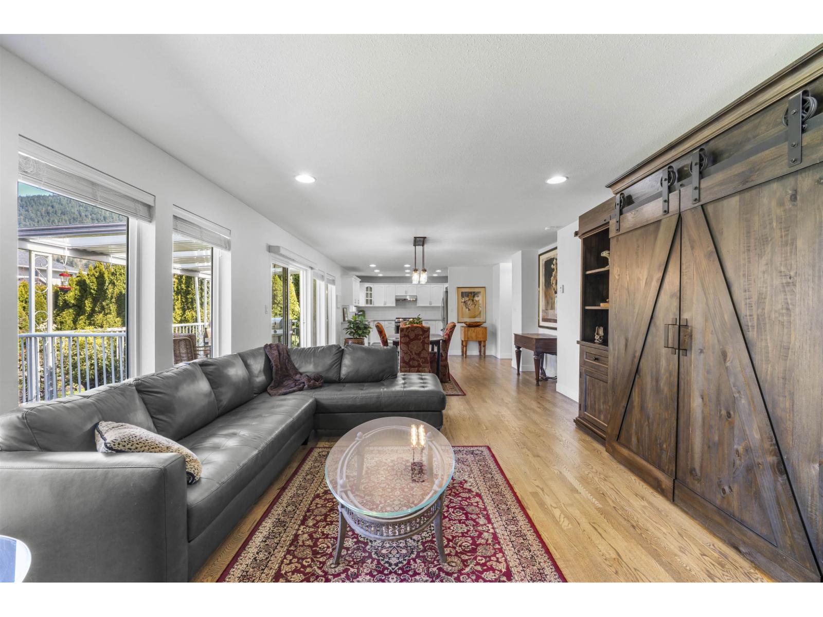 321 CHESTNUT AVENUE, Harrison Hot Springs, Harrison Hot Springs