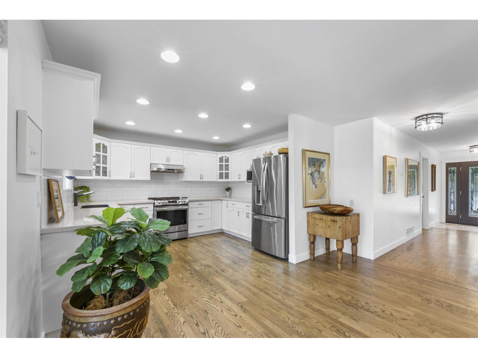 321 CHESTNUT AVENUE, Harrison Hot Springs, Harrison Hot Springs