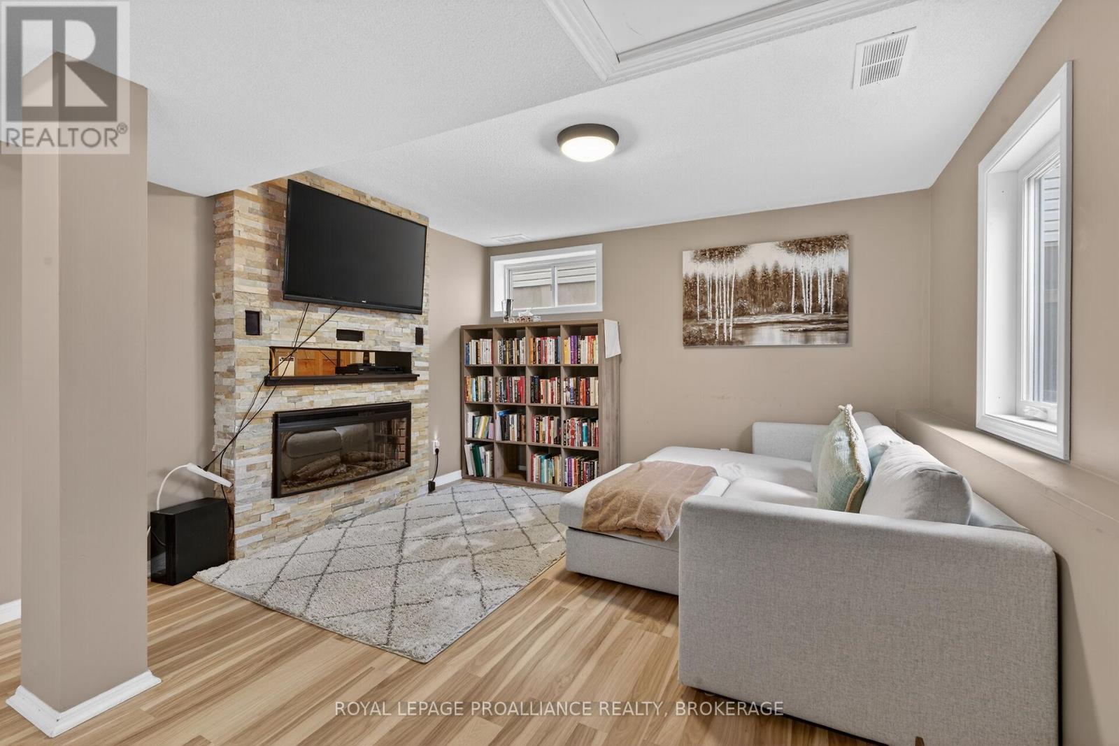 462 WESTON CRESCENT, Kingston (East Gardiners Rd), Ontario, K7M9E8 — Photo 32