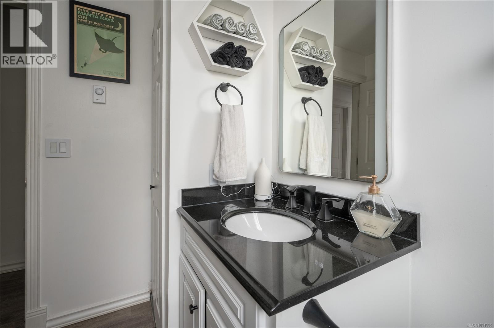 #41 25 PRYDE AVE - 14